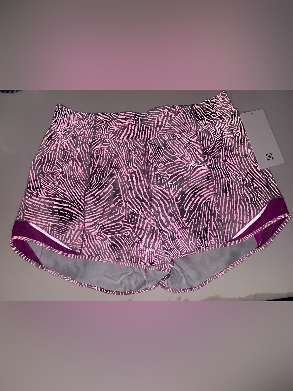 Lululemon Seawheeze Reflective Hotty Hot HR Shorts 4” Sz 12